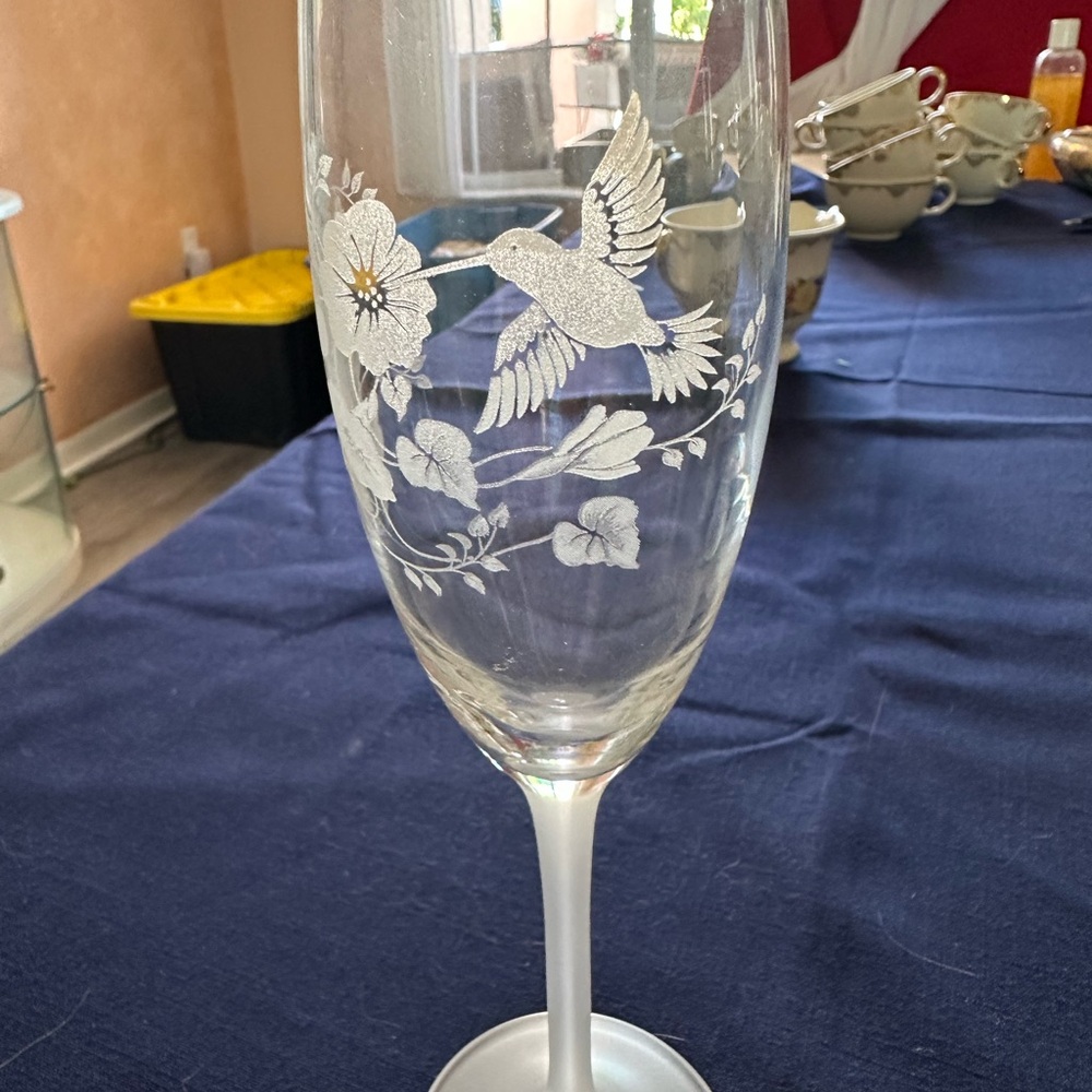 Avon Frosted Hummingbird Floral Glass